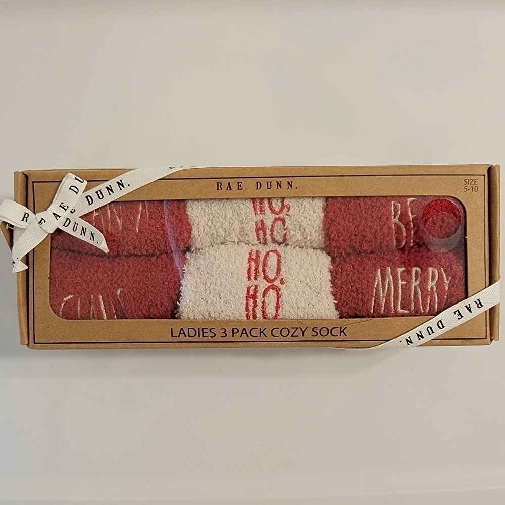 Rae Dunn Ladies Christmas 3 pk Cozy Socks